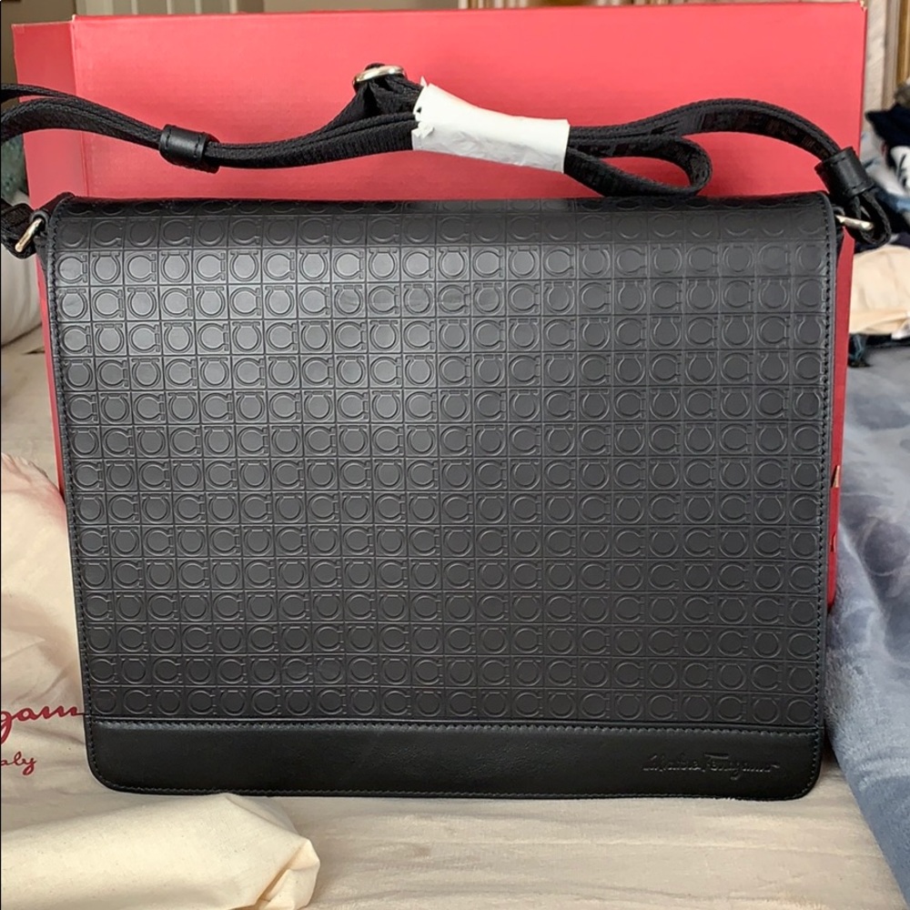 Men’s Gamma Messenger Bag